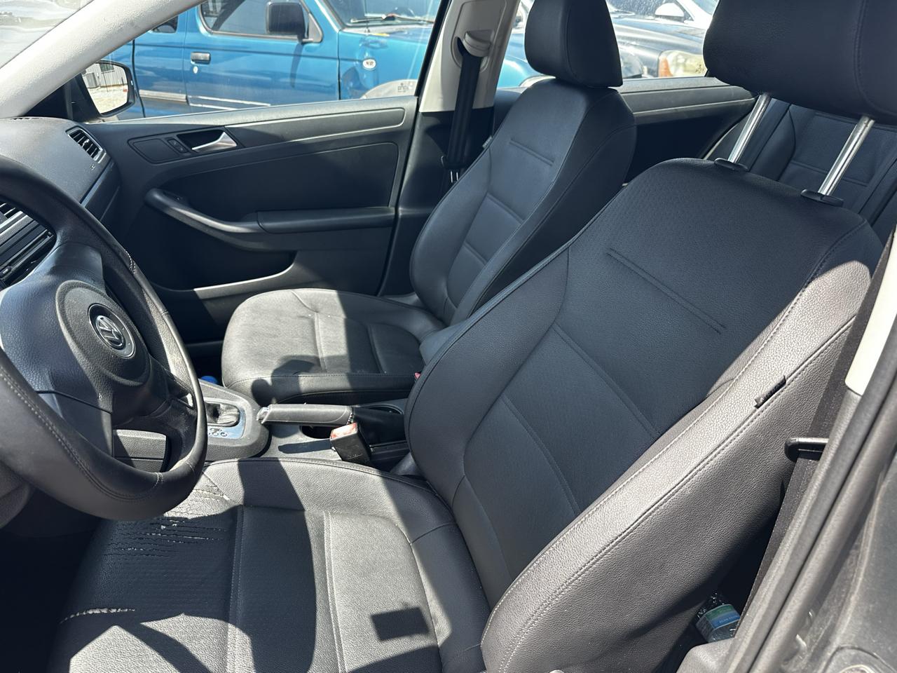 Volkswagen Jetta Sedan 4dr Auto SE 2012