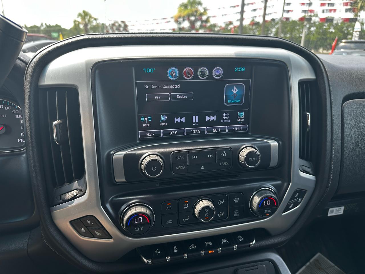 GMC Sierra 1500 4WD Crew Cab 143.5" SLT 2018