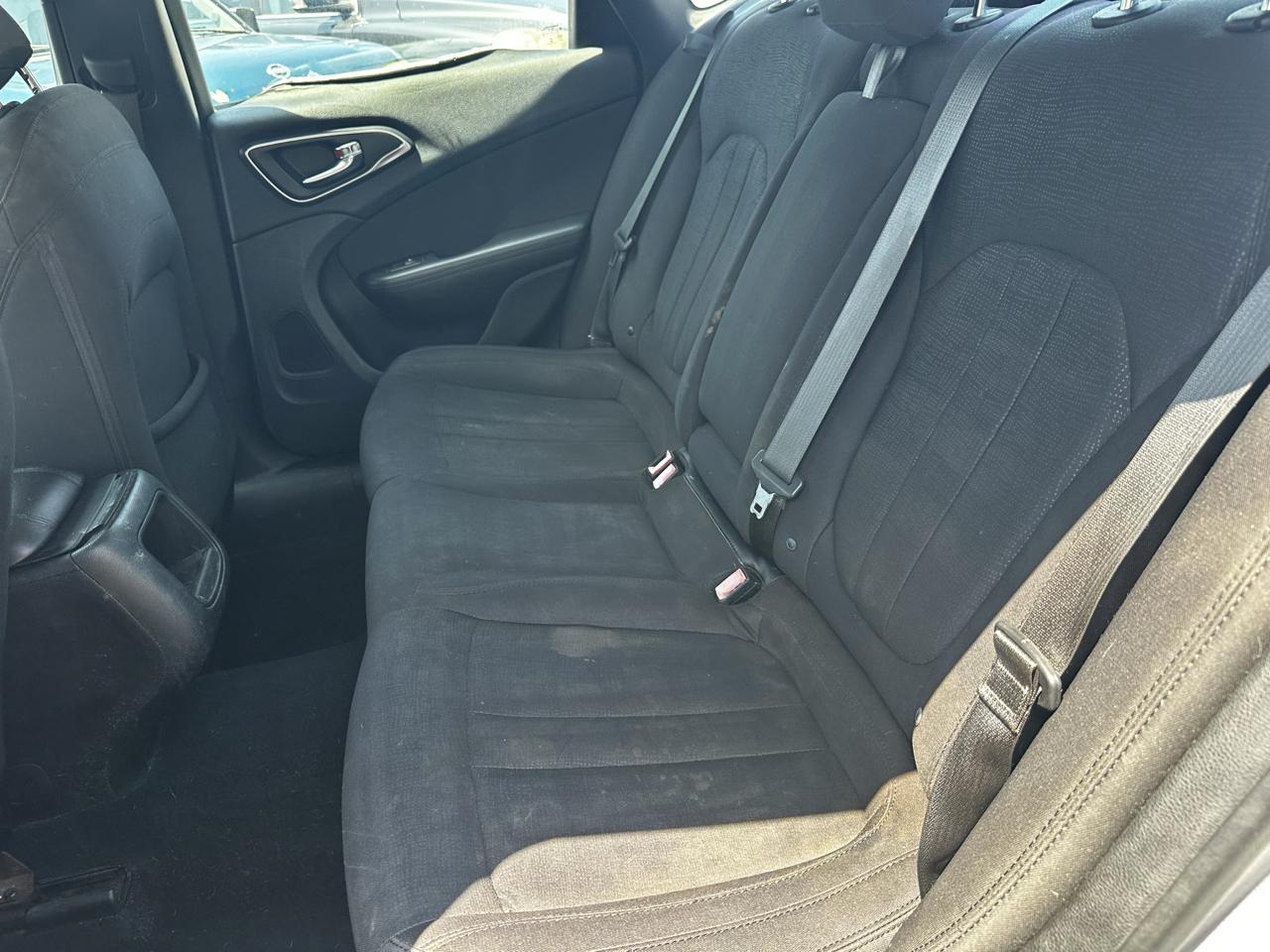 Chrysler 200 4dr Sdn Limited FWD 2015