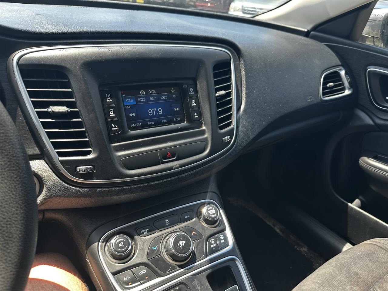 Chrysler 200 4dr Sdn Limited FWD 2015