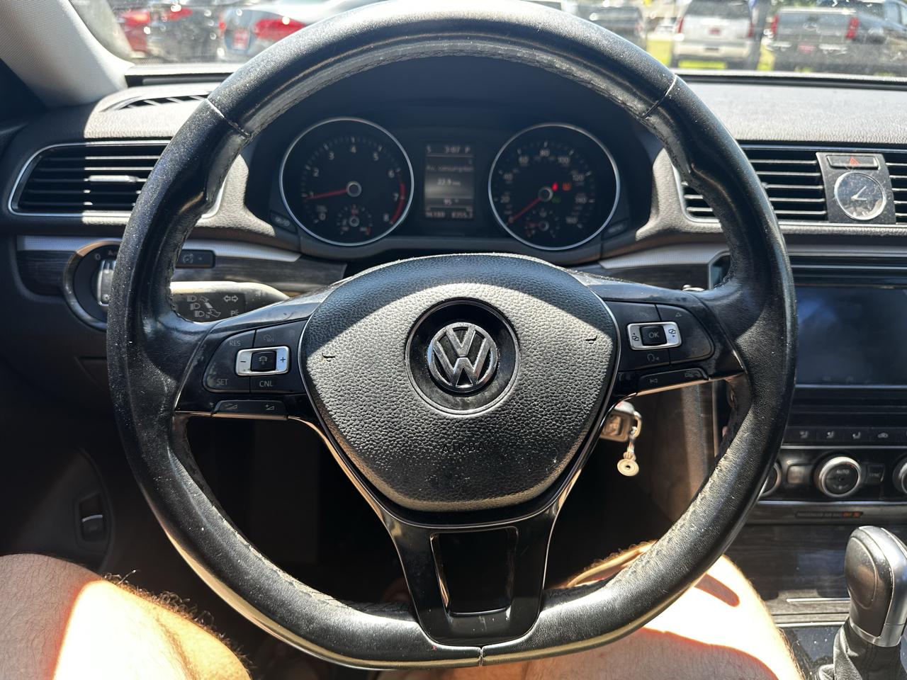 Volkswagen Passat 4dr Sdn 1.8T Auto SE 2016
