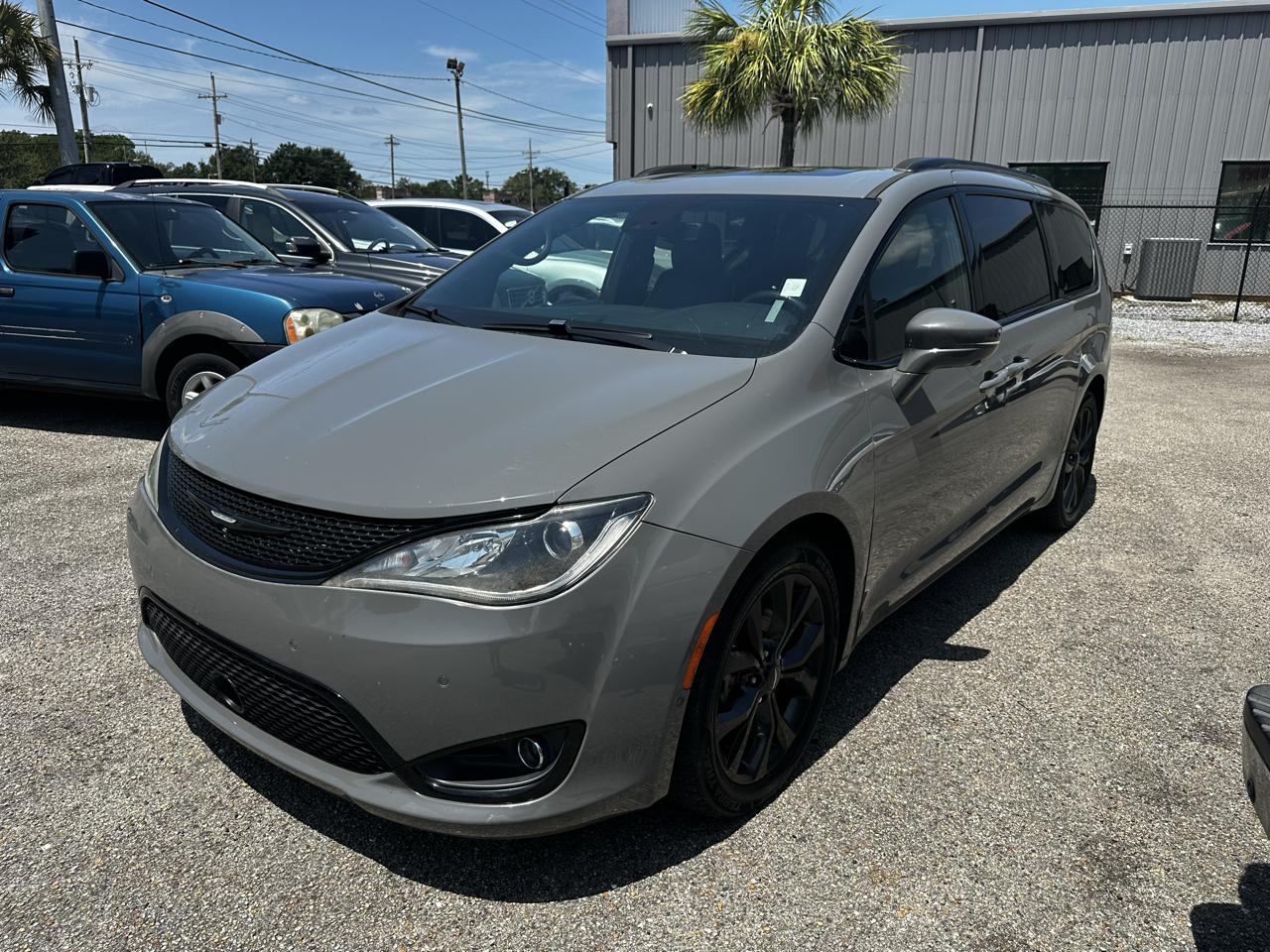 Chrysler Pacifica Limited FWD 2020