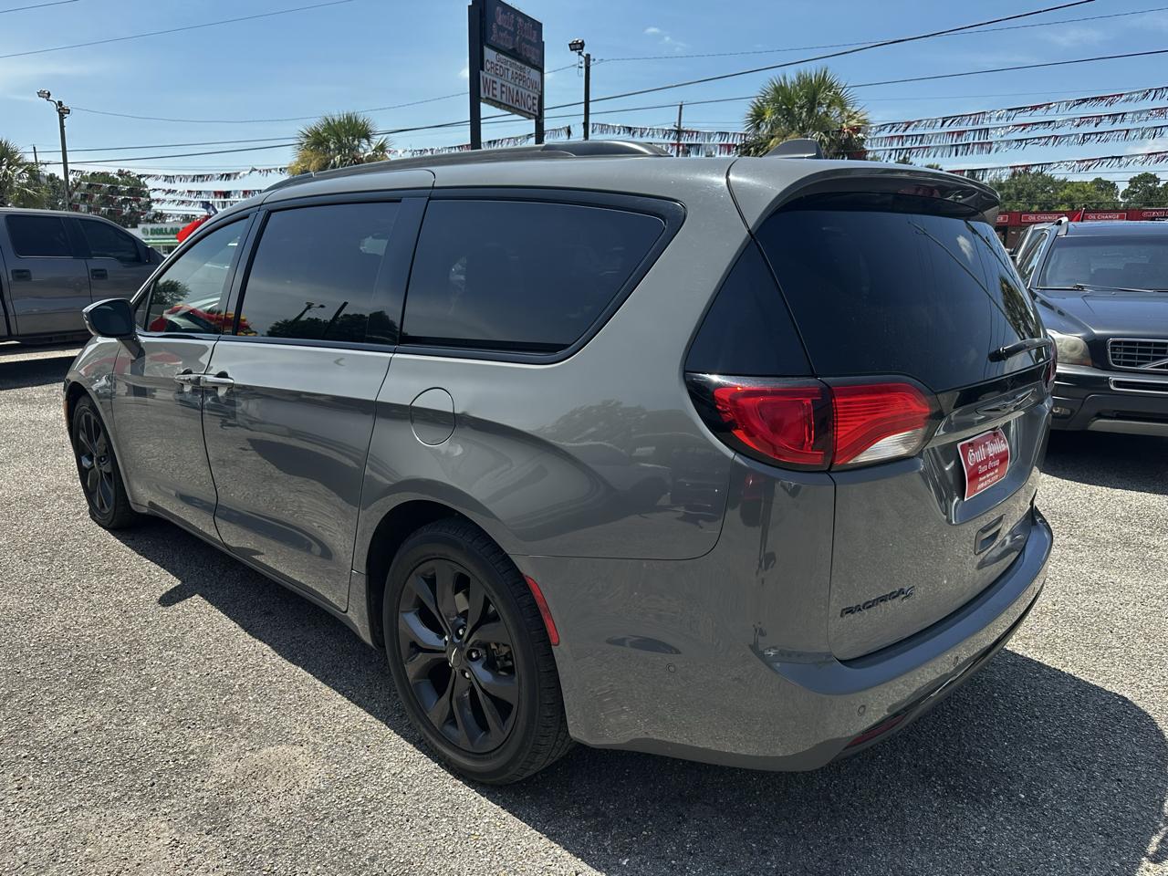 Chrysler Pacifica Limited FWD 2020