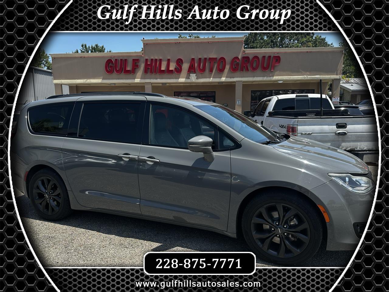 2020 Chrysler Pacifica Limited FWD