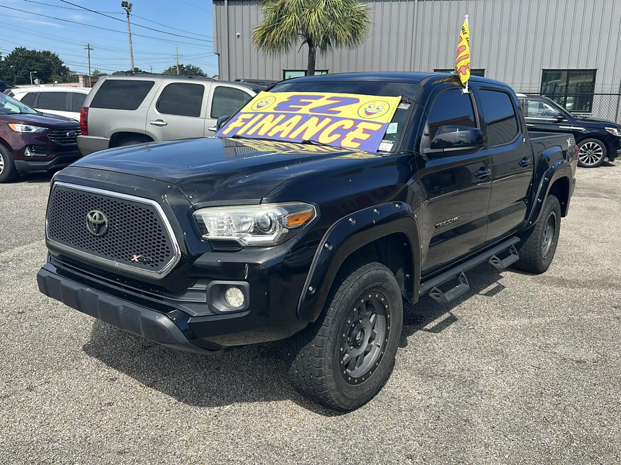 Toyota Tacoma TRD Off Road Double Cab 5' Bed V6 4x4 MT (Natl) 2017