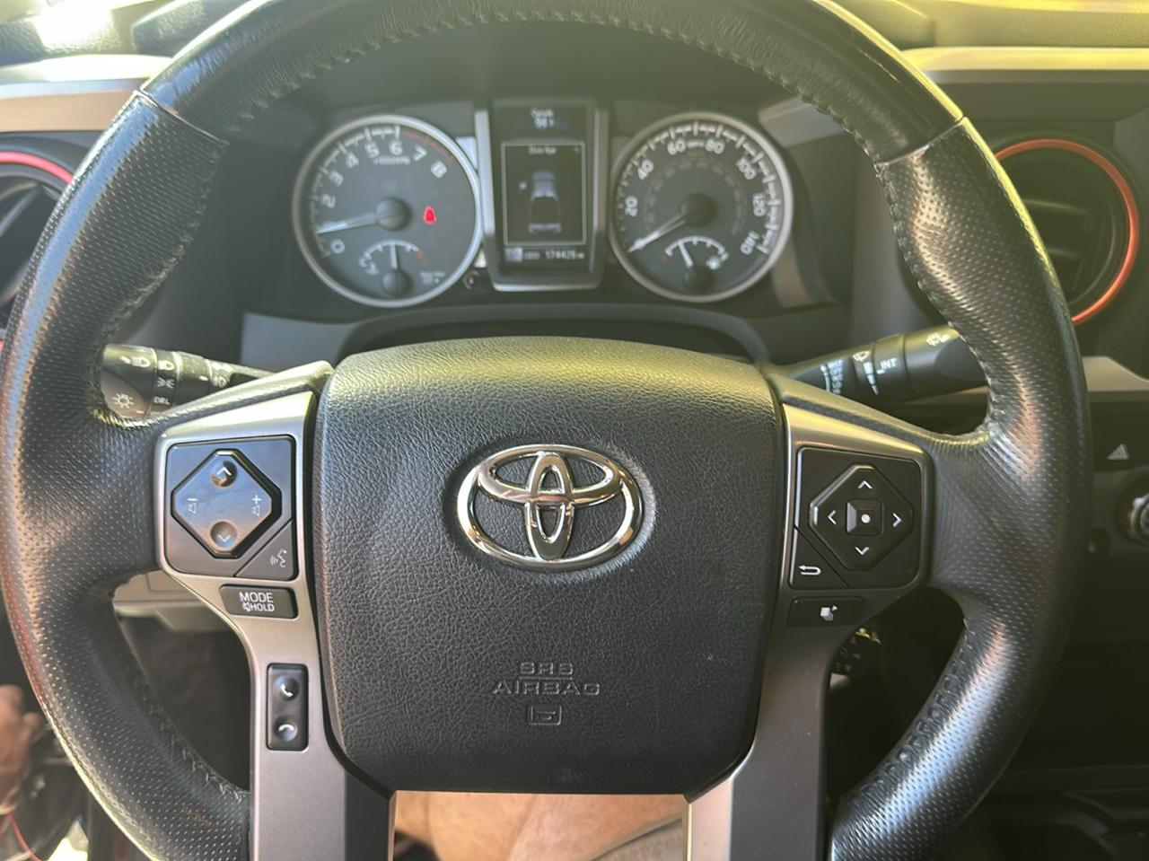 Toyota Tacoma TRD Off Road Double Cab 5' Bed V6 4x4 MT (Natl) 2017