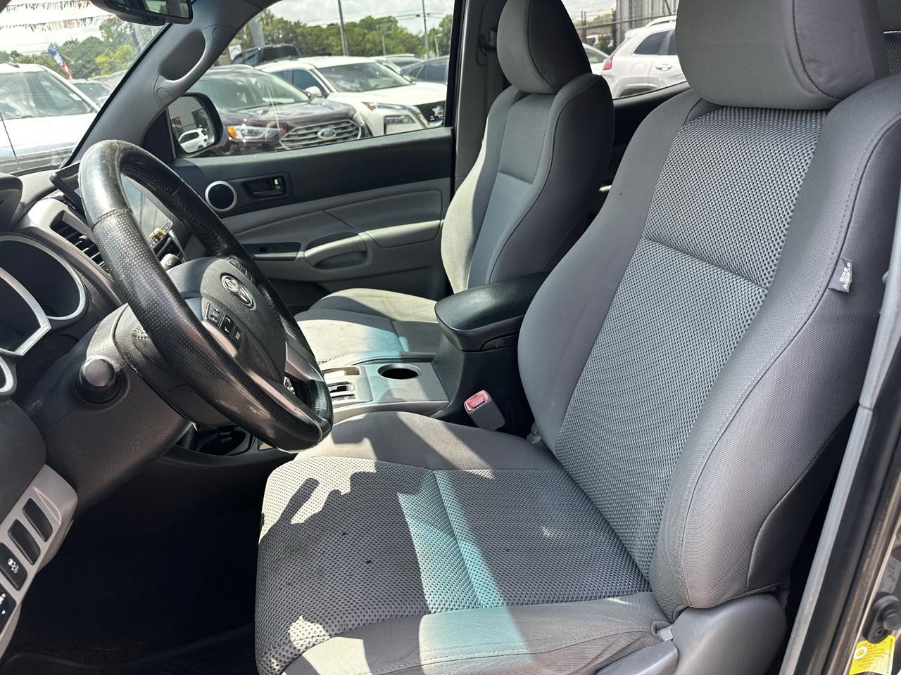 Toyota Tacoma 2WD Double Cab V6 AT PreRunner (Natl) 2013
