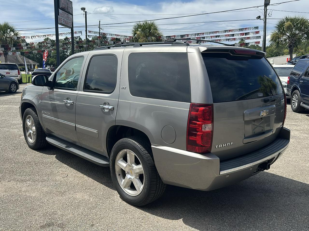 Chevrolet Tahoe 2WD 4dr 1500 LTZ 2009