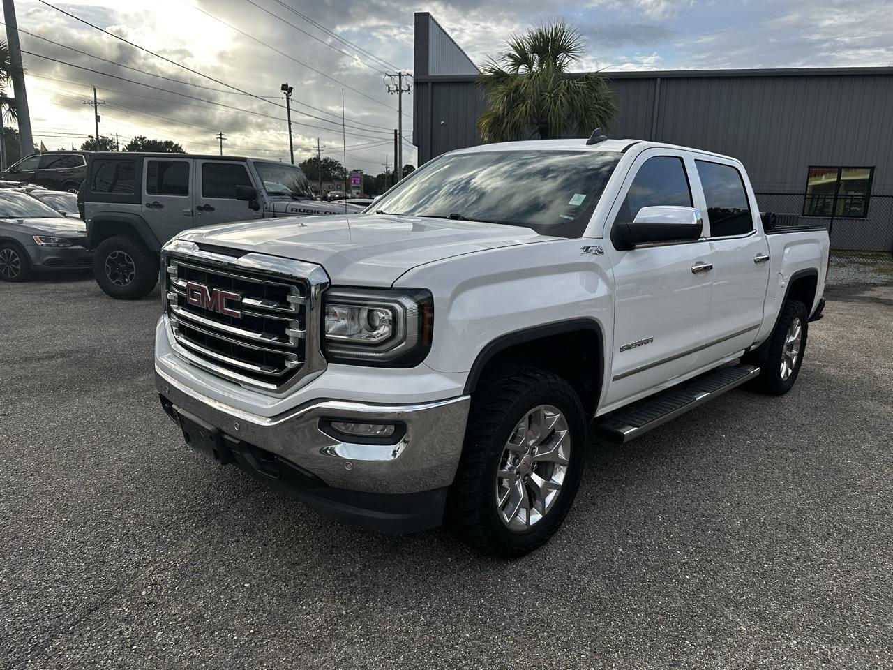 GMC Sierra 1500 4WD Crew Cab 143.5" SLT 2017