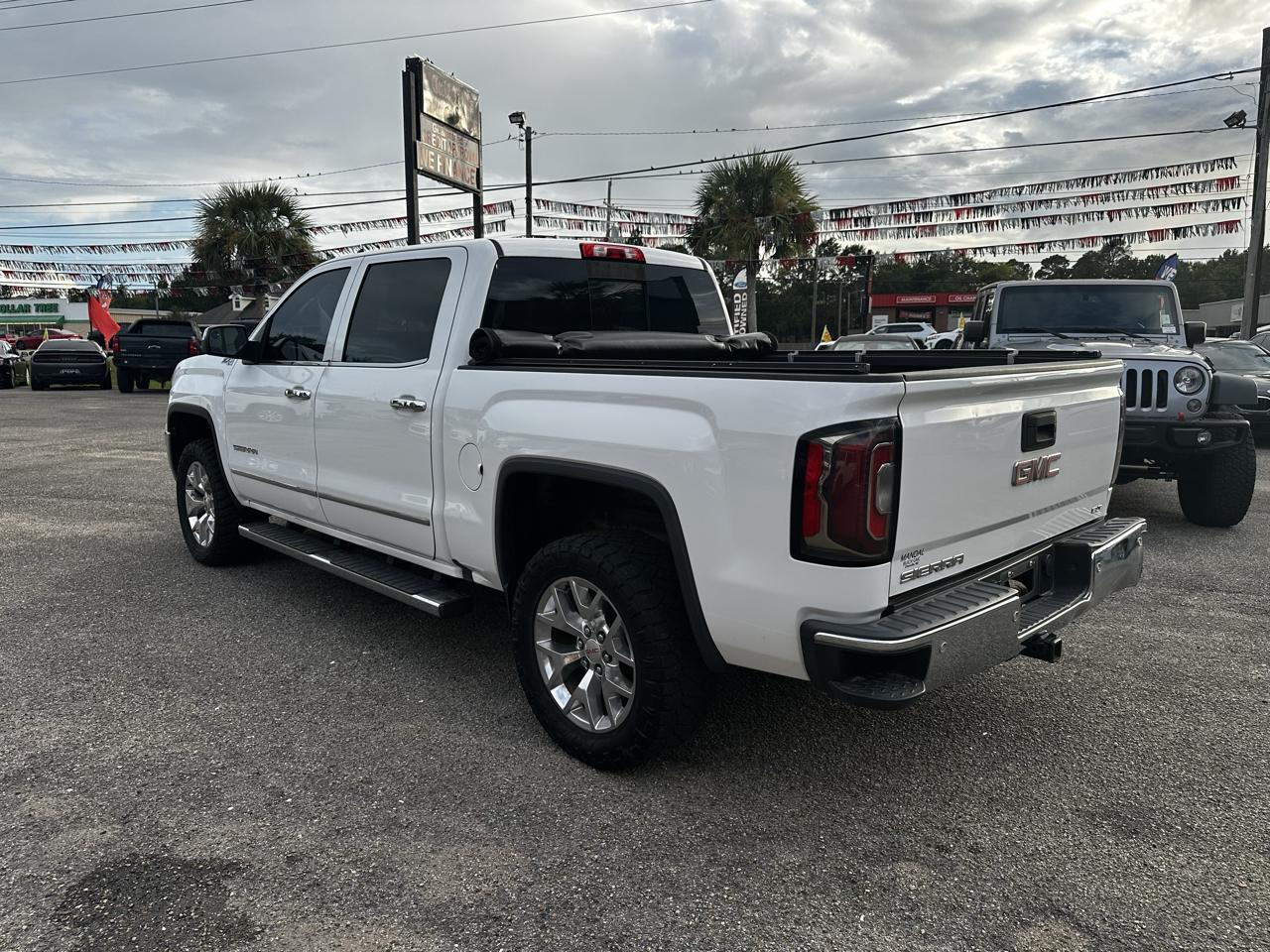 GMC Sierra 1500 4WD Crew Cab 143.5" SLT 2017