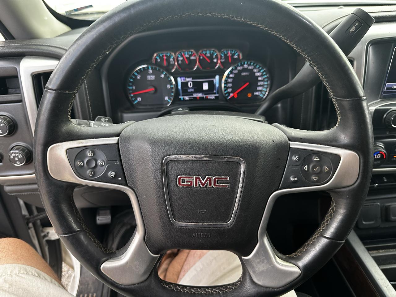 GMC Sierra 1500 4WD Crew Cab 143.5" SLT 2017