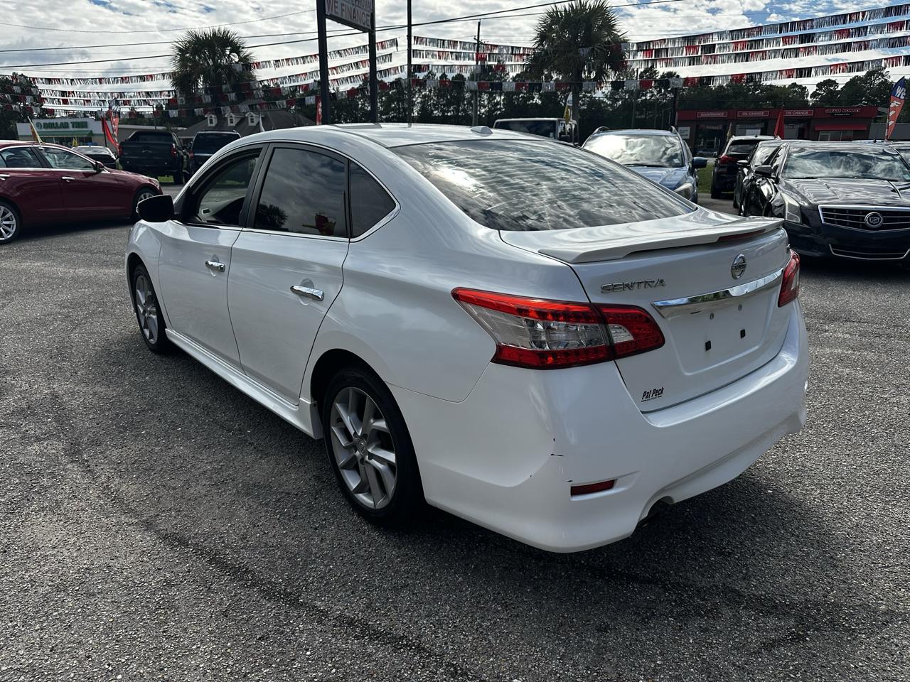 Nissan Sentra 4dr Sdn I4 CVT SR 2015