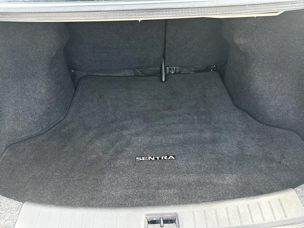 Nissan Sentra 4dr Sdn I4 CVT SR 2015