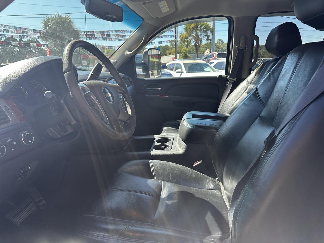 Chevrolet Silverado 2500HD 4WD Crew Cab 153.7" LTZ 2011