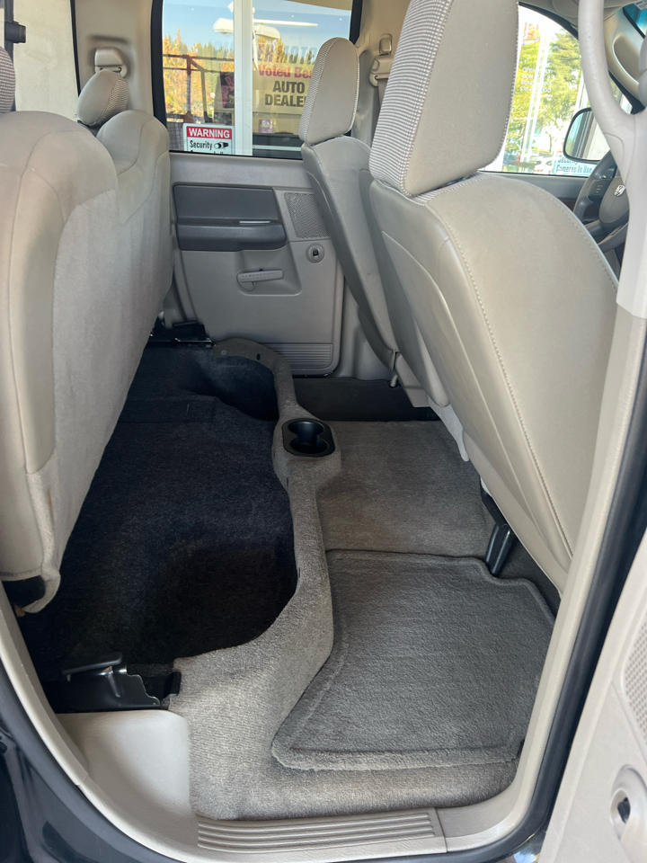 2006 Dodge Ram SLT photo 12