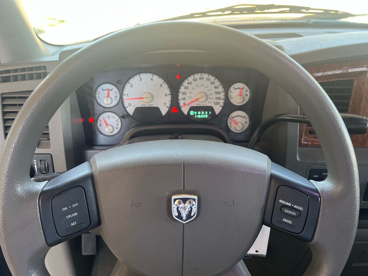 2006 Dodge Ram SLT photo 20