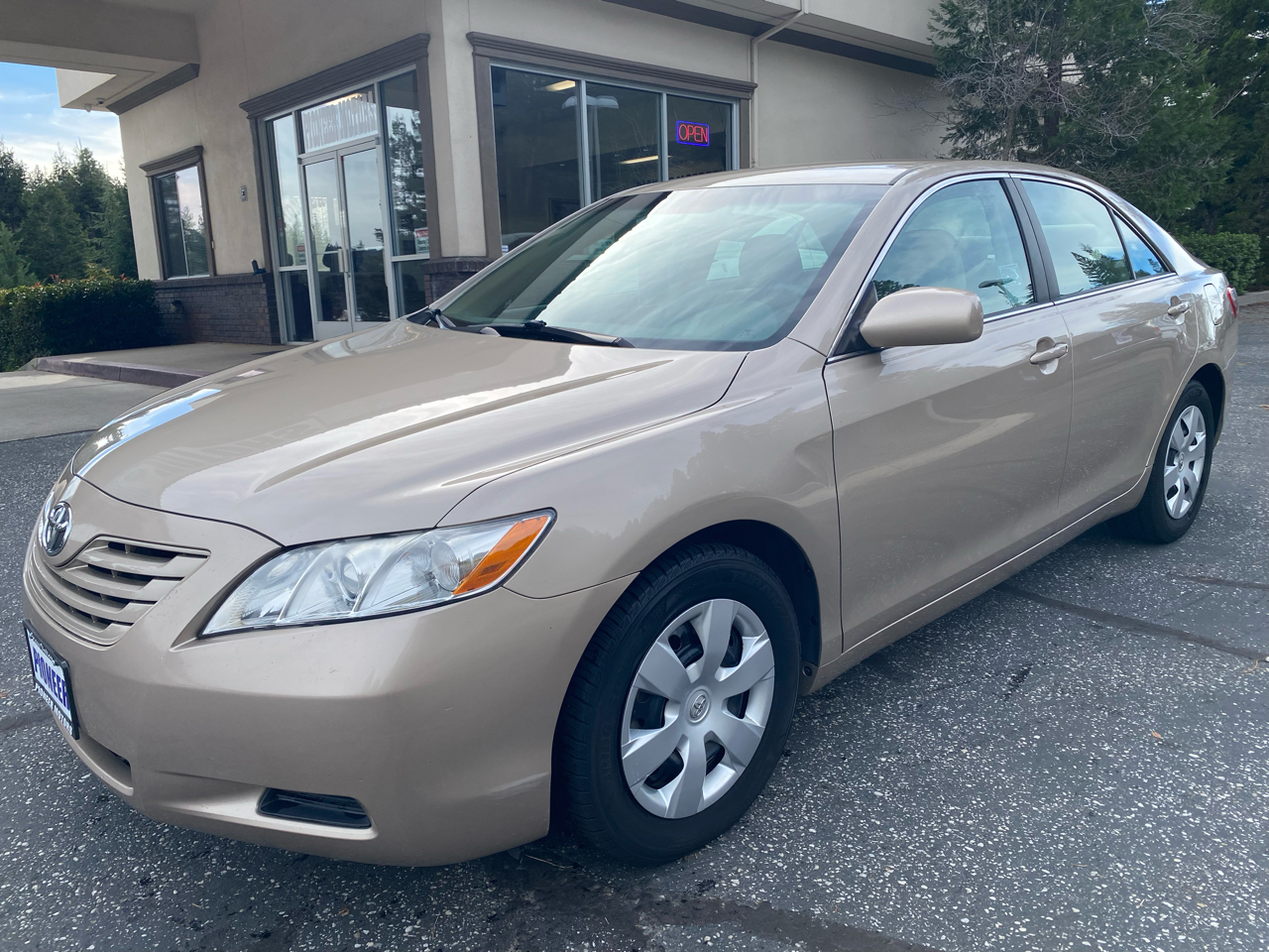 Toyota Camry 4dr Sdn LE Auto 2009