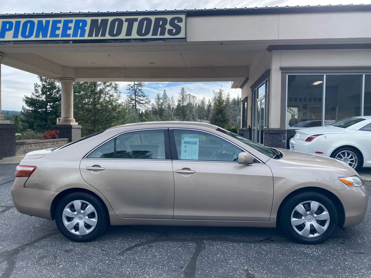 Toyota Camry 4dr Sdn LE Auto 2009