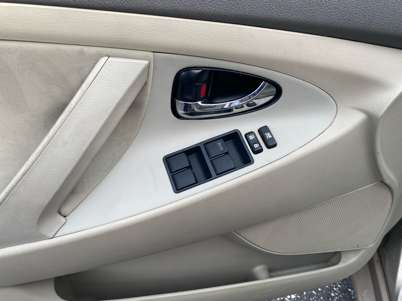 Toyota Camry 4dr Sdn LE Auto 2009