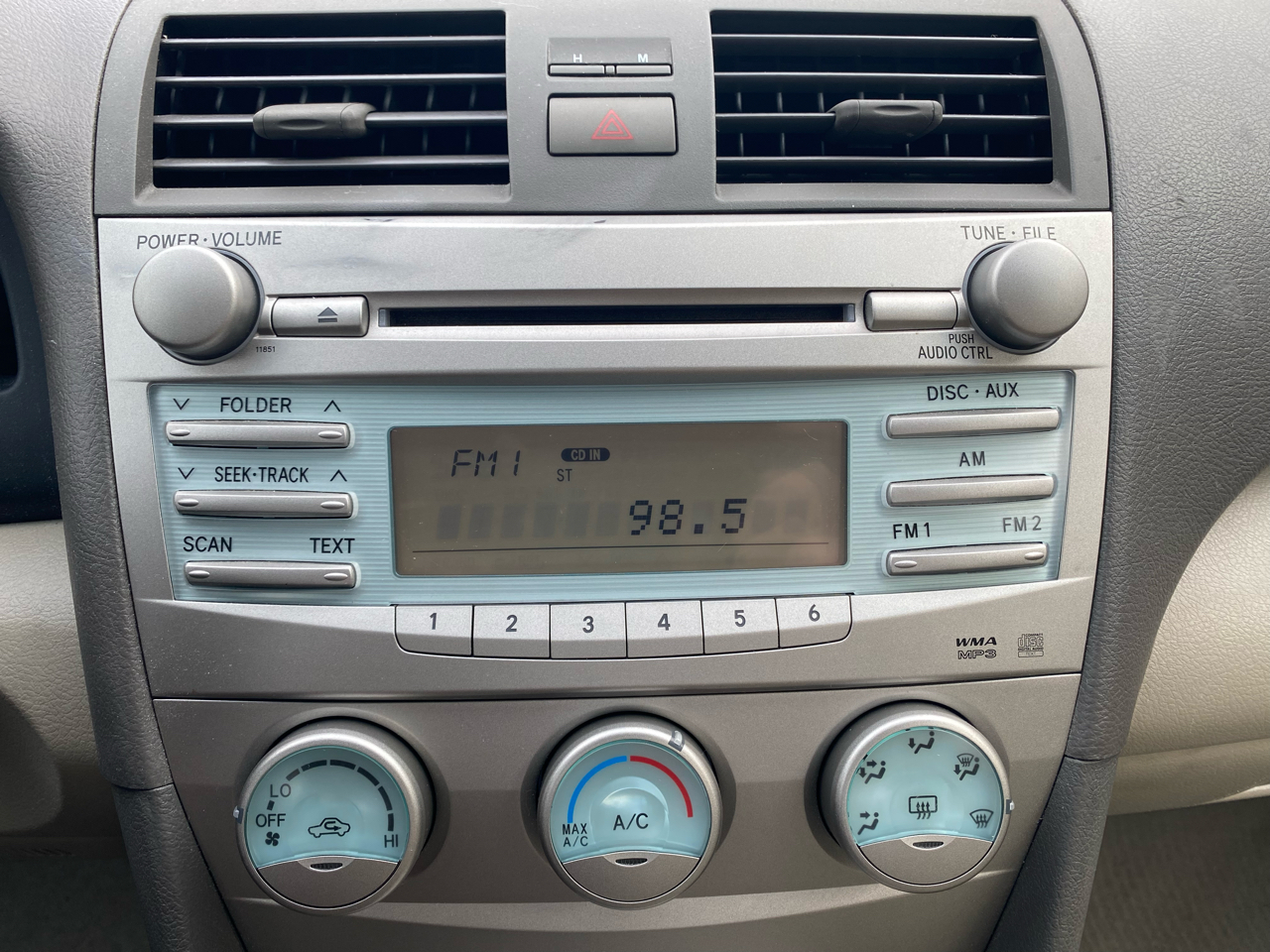 Toyota Camry 4dr Sdn LE Auto 2009