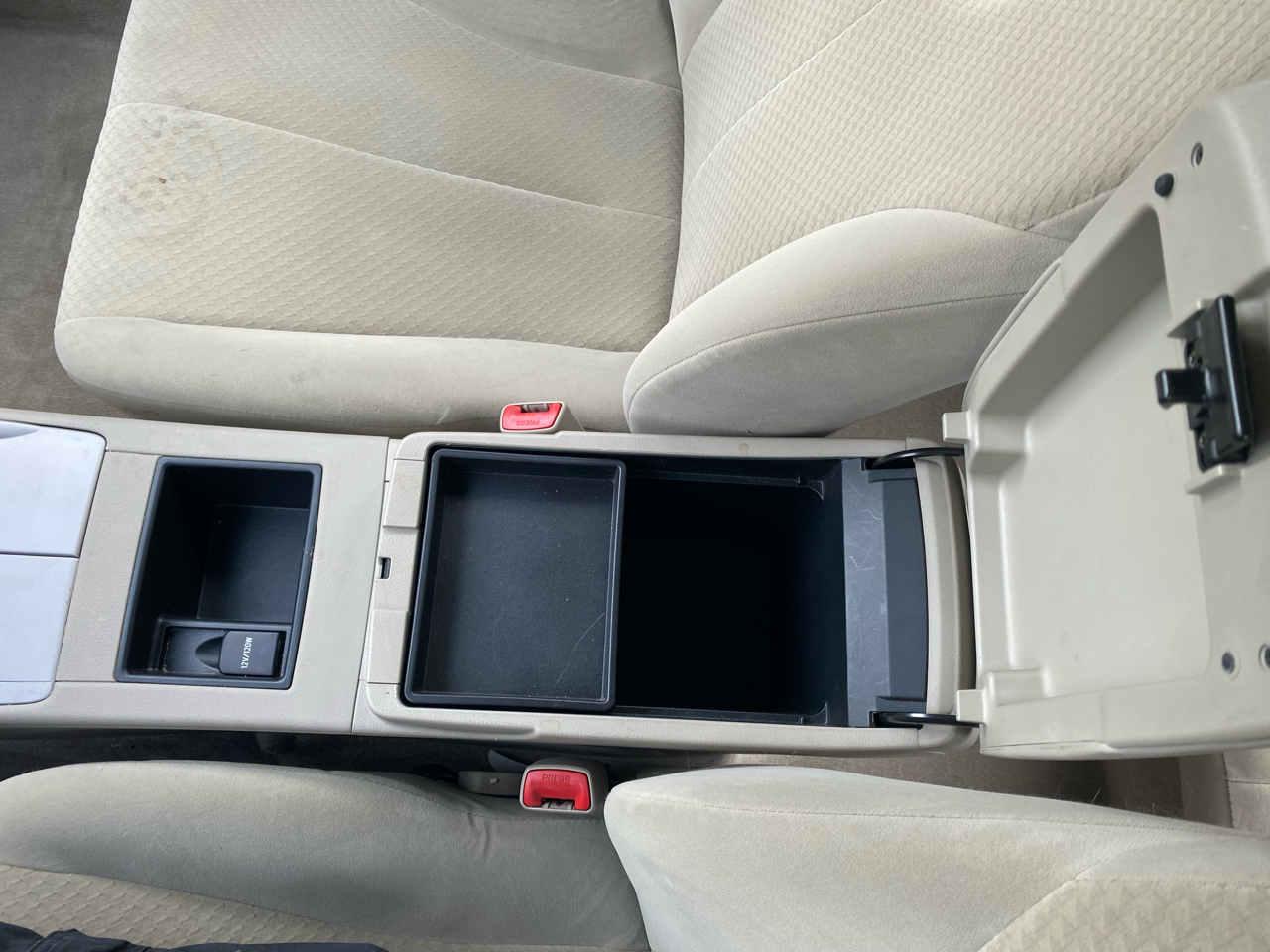 Toyota Camry 4dr Sdn LE Auto 2009