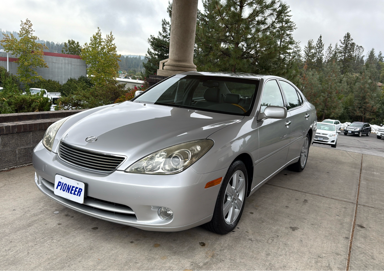 2005 Lexus ES 330 photo 2