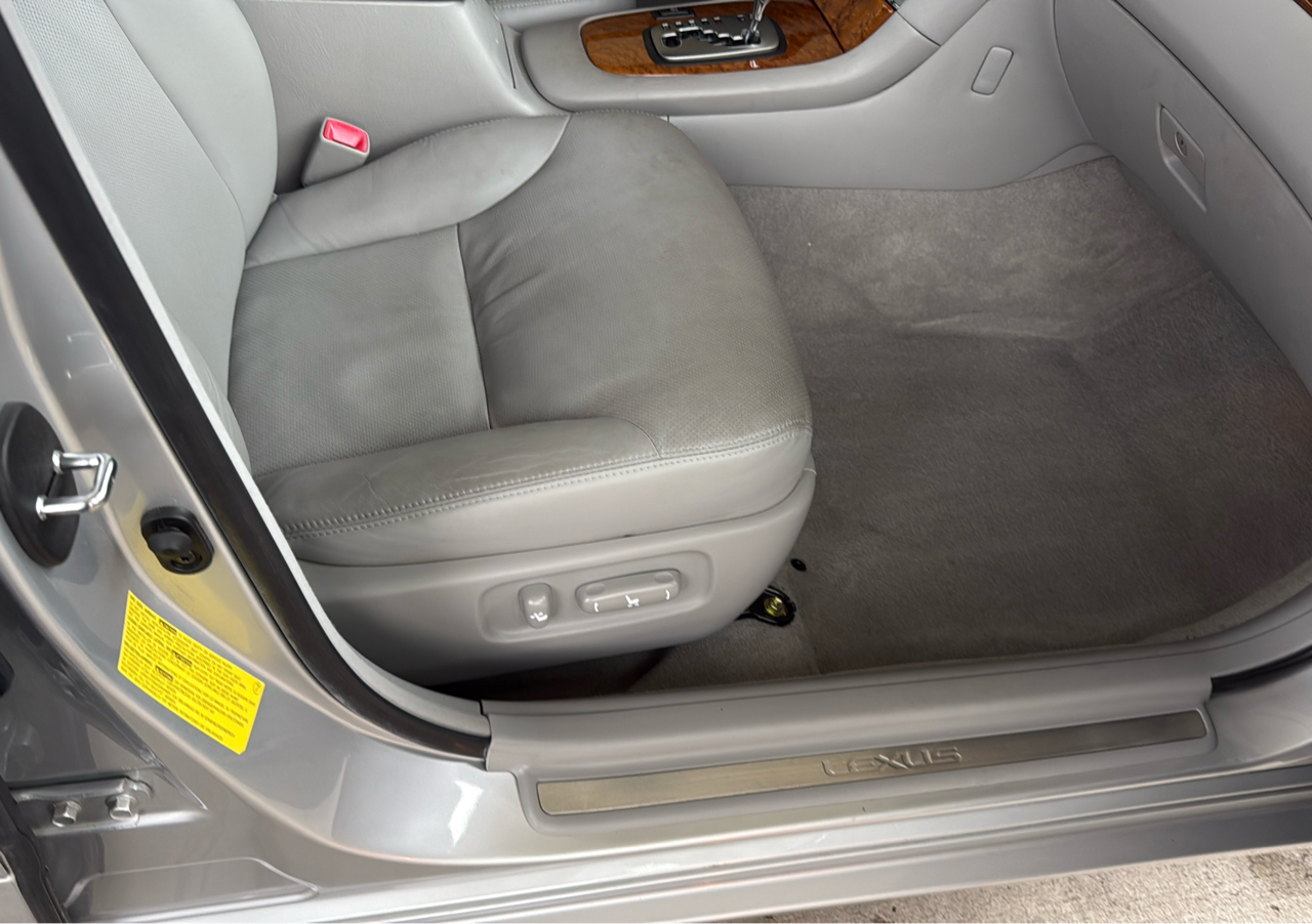 2005 Lexus ES 330 photo 11