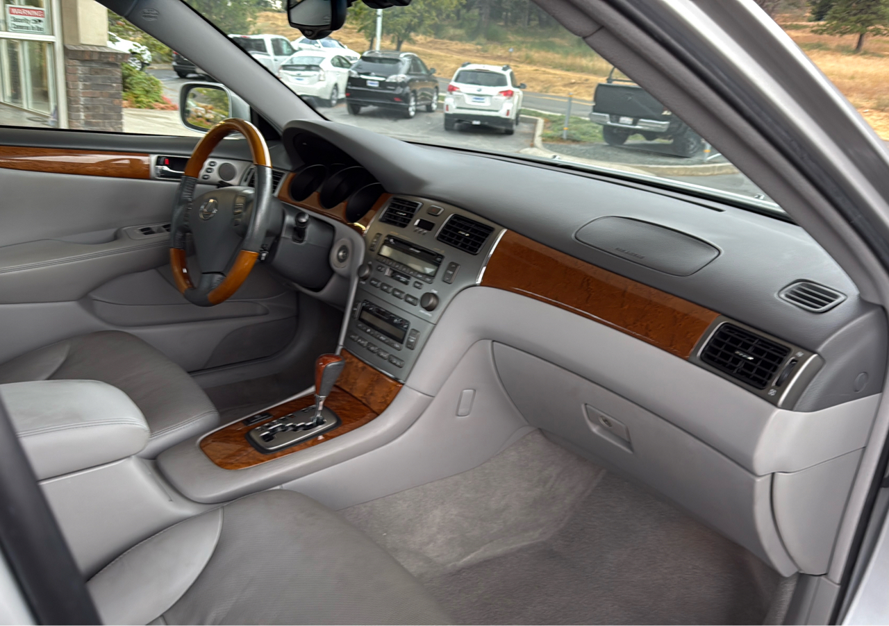 2005 Lexus ES 330 photo 12