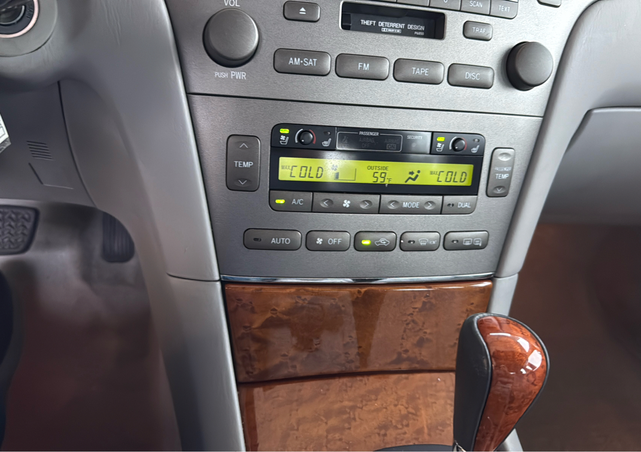 2005 Lexus ES 330 photo 23