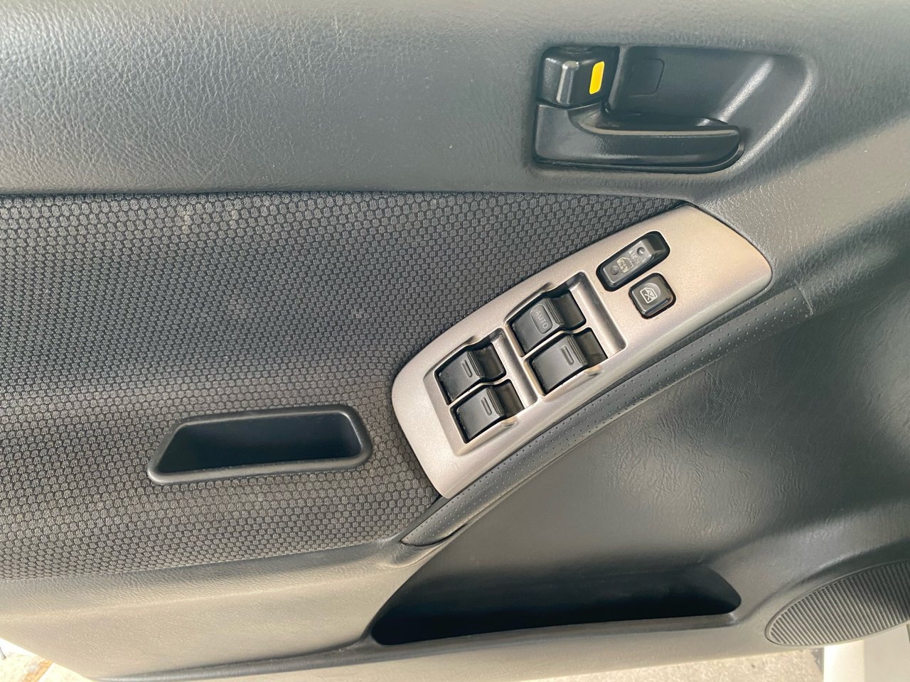 Pontiac Vibe 4dr HB 2007