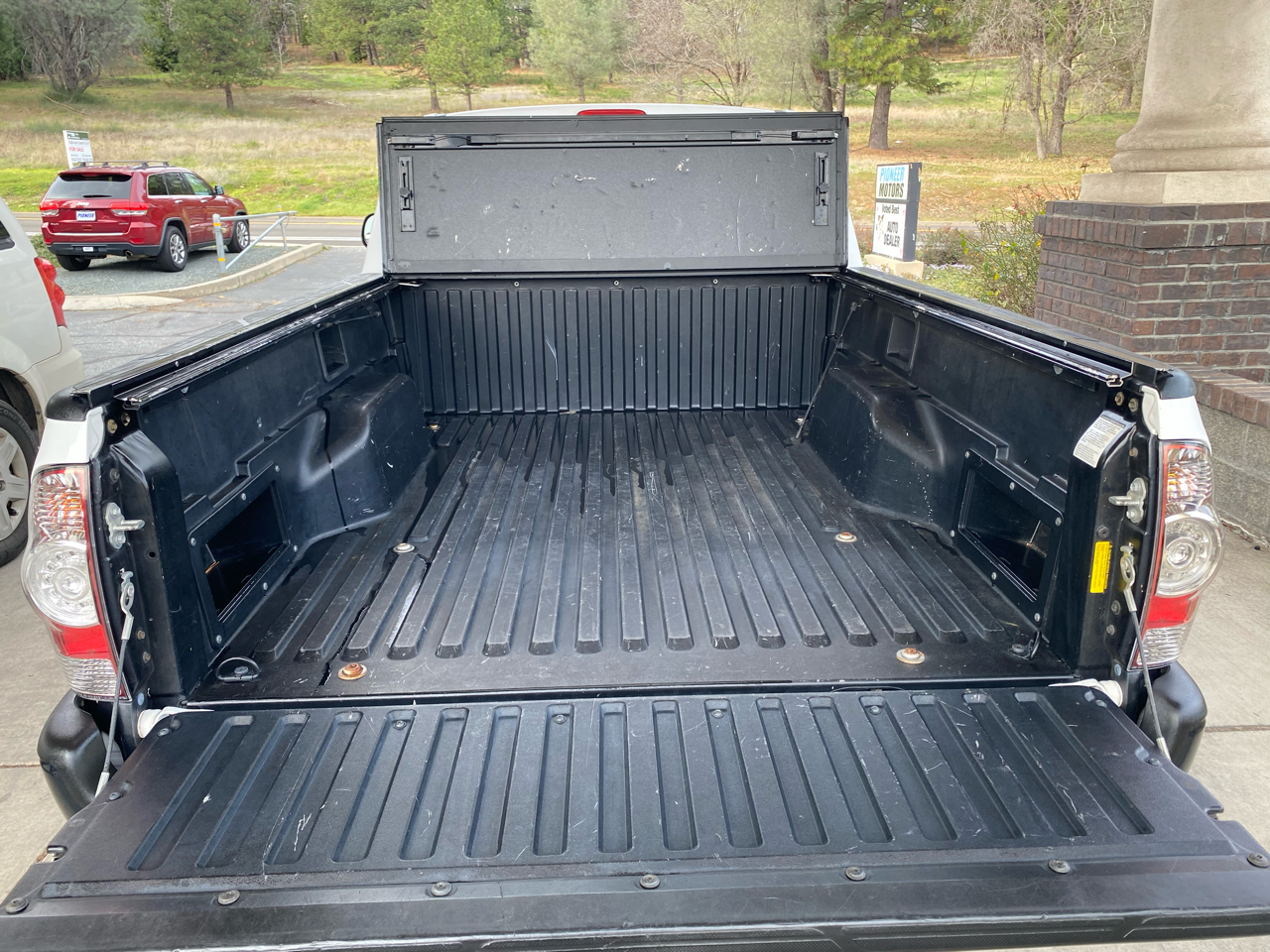 Toyota Tacoma Reg Cab 2.4L I4 Auto 2010