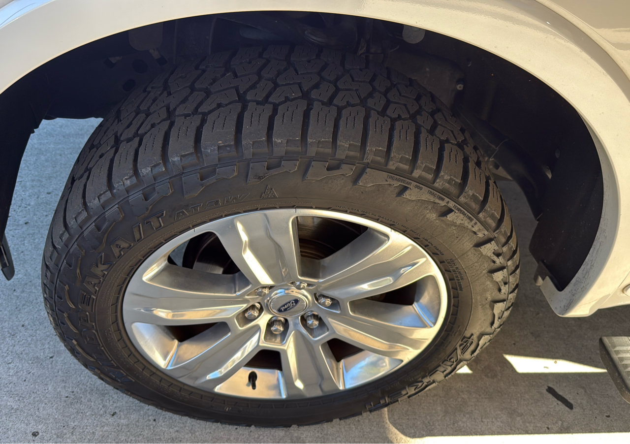 Ford F-150 4WD SuperCrew 157" Platinum 2016 Ford F-150 4WD SuperCrew 157" Platinum 2016