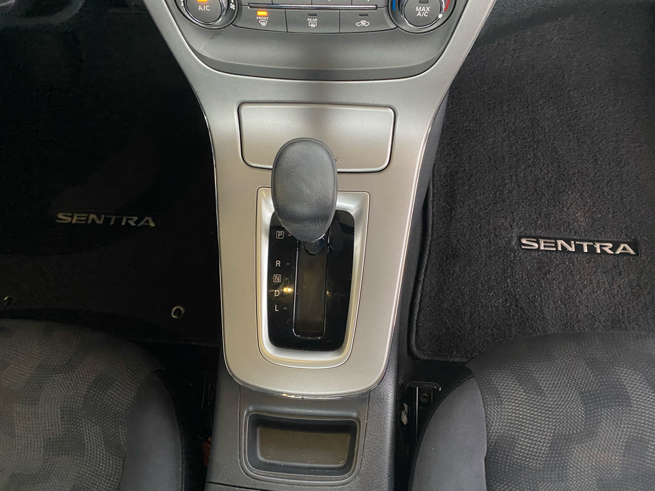Nissan Sentra 4dr Sdn I4 CVT SV 2013