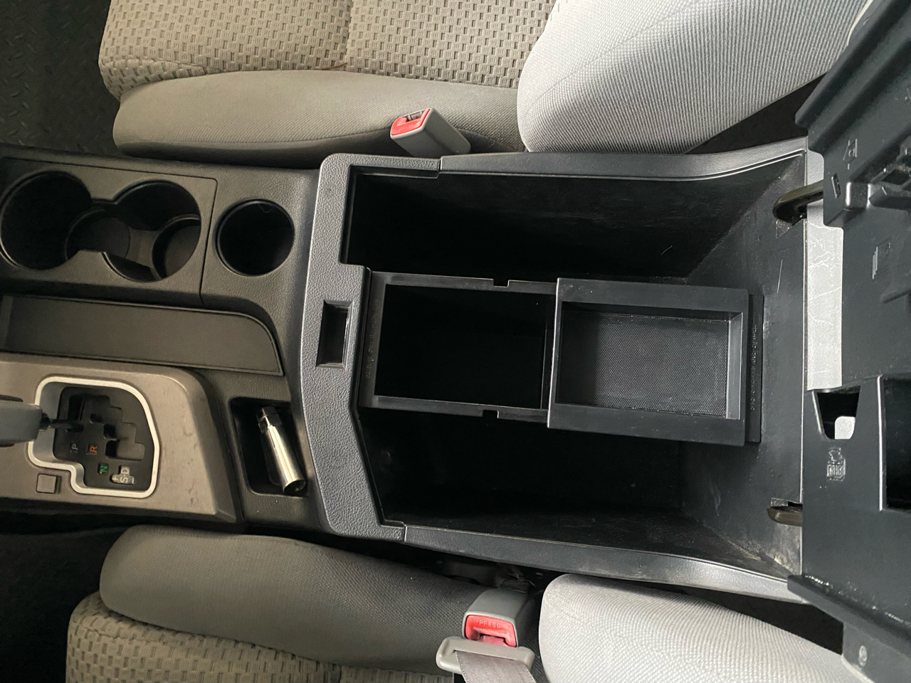 Toyota Tundra 4WD Truck CrewMax 5.7L V8 6-Spd AT (Natl) 2010