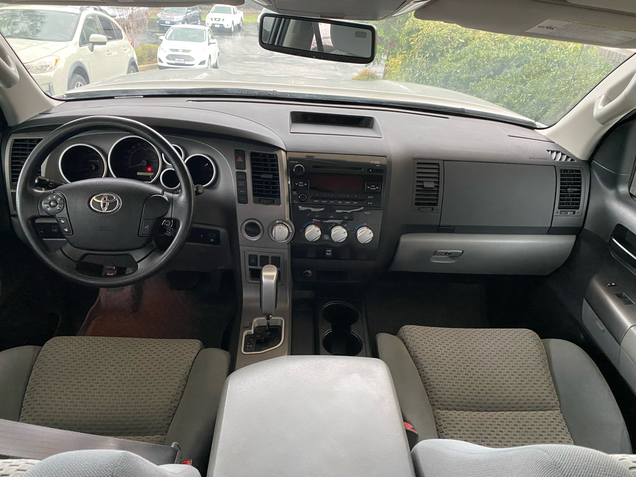 Toyota Tundra 4WD Truck CrewMax 5.7L V8 6-Spd AT (Natl) 2010