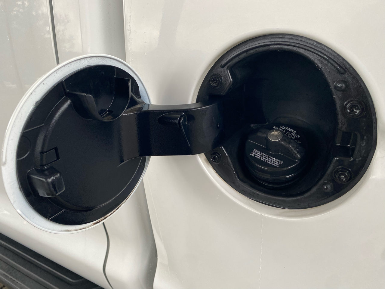 Toyota Tundra 4WD Truck CrewMax 5.7L V8 6-Spd AT (Natl) 2010