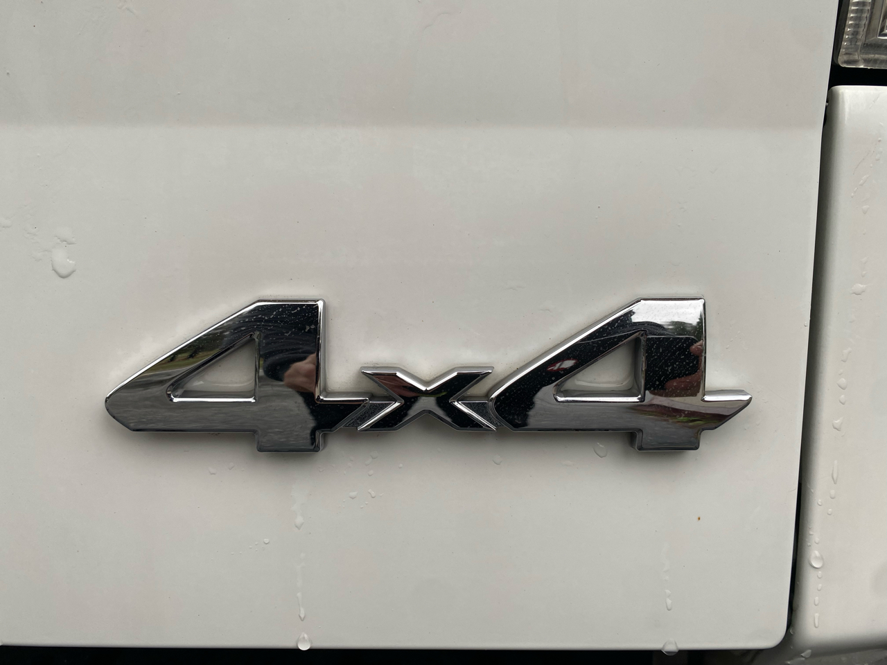 Toyota Tundra 4WD Truck CrewMax 5.7L V8 6-Spd AT (Natl) 2010