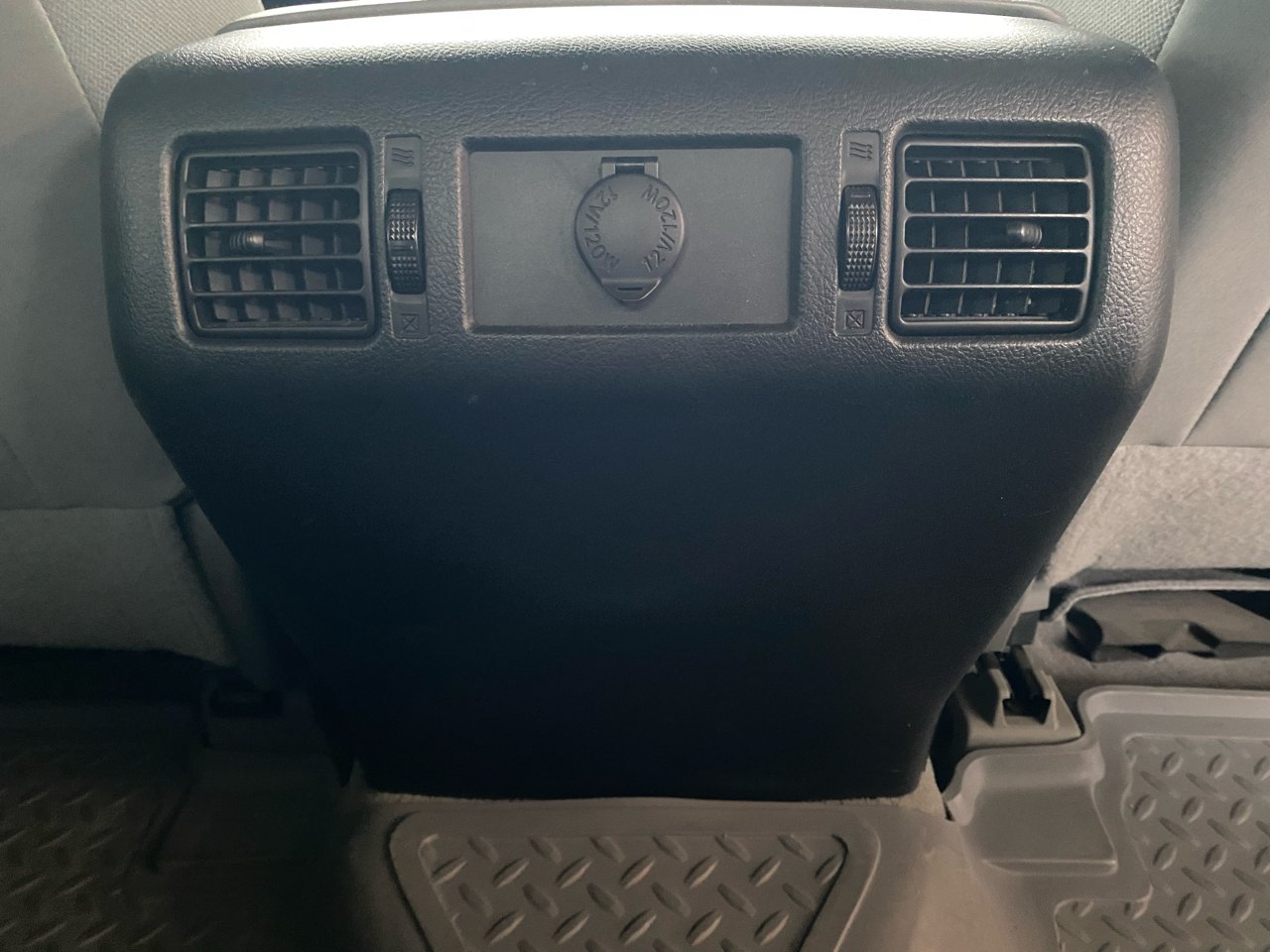 Toyota Tundra 4WD Truck CrewMax 5.7L V8 6-Spd AT (Natl) 2010