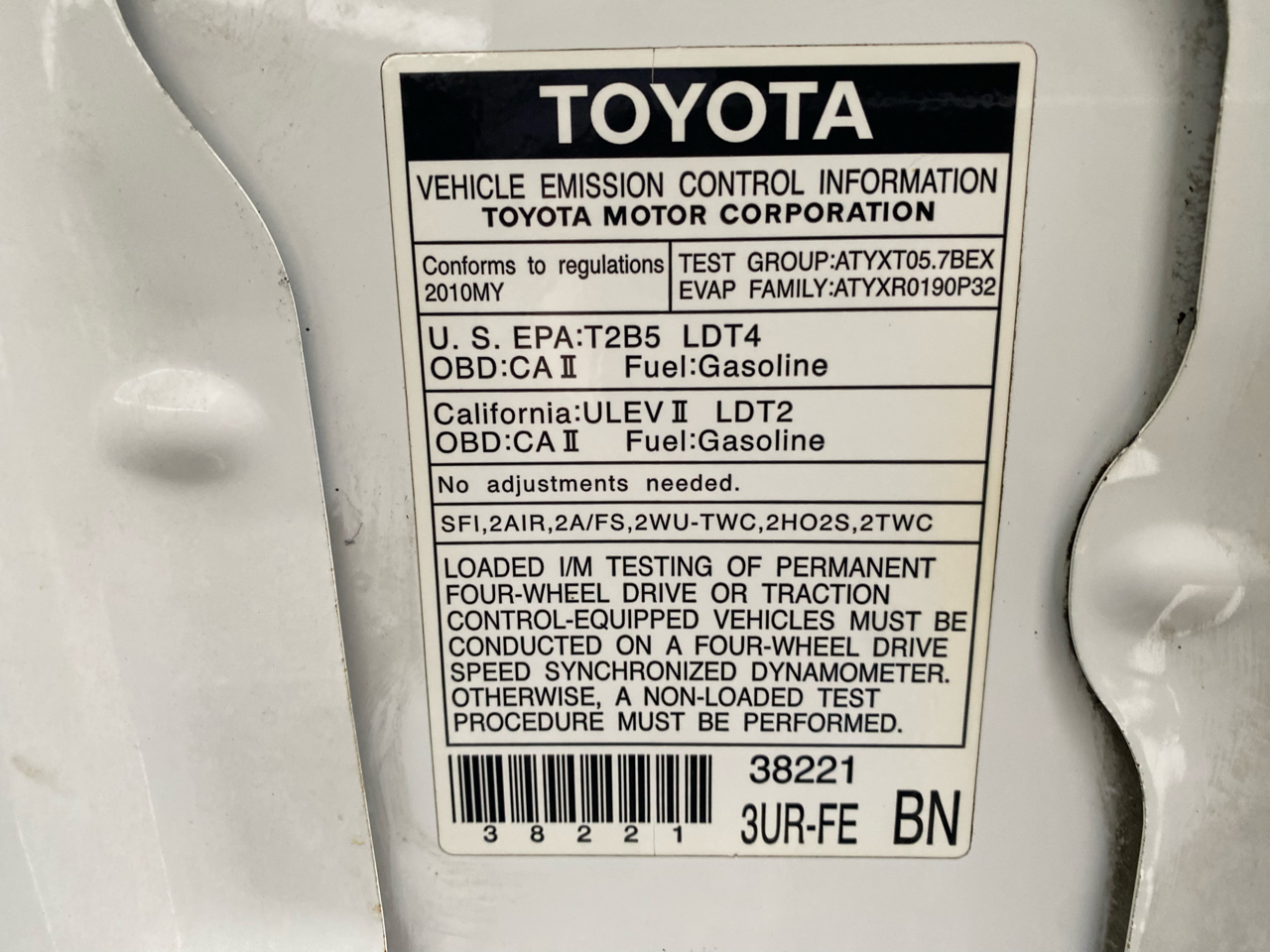 Toyota Tundra 4WD Truck CrewMax 5.7L V8 6-Spd AT (Natl) 2010