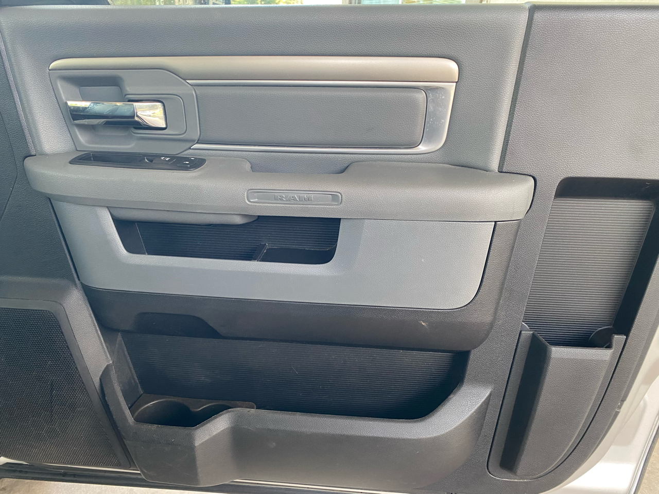 RAM 1500 2WD Reg Cab 120.5" Tradesman 2016