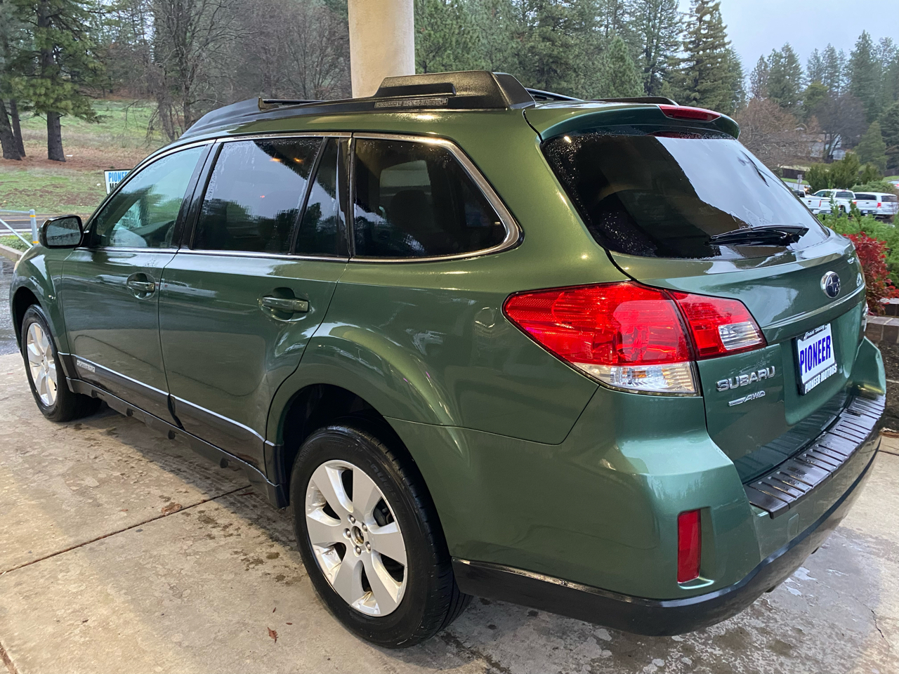 Subaru Outback 4dr Wgn H4 Auto 2.5i Prem 2011