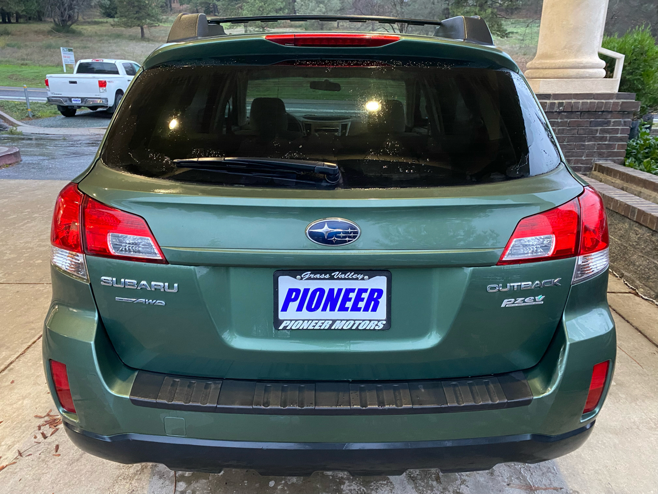 Subaru Outback 4dr Wgn H4 Auto 2.5i Prem 2011