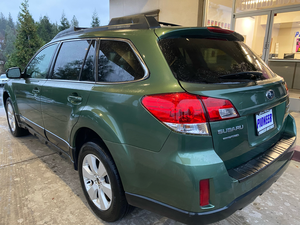 Subaru Outback 4dr Wgn H4 Auto 2.5i Prem 2011