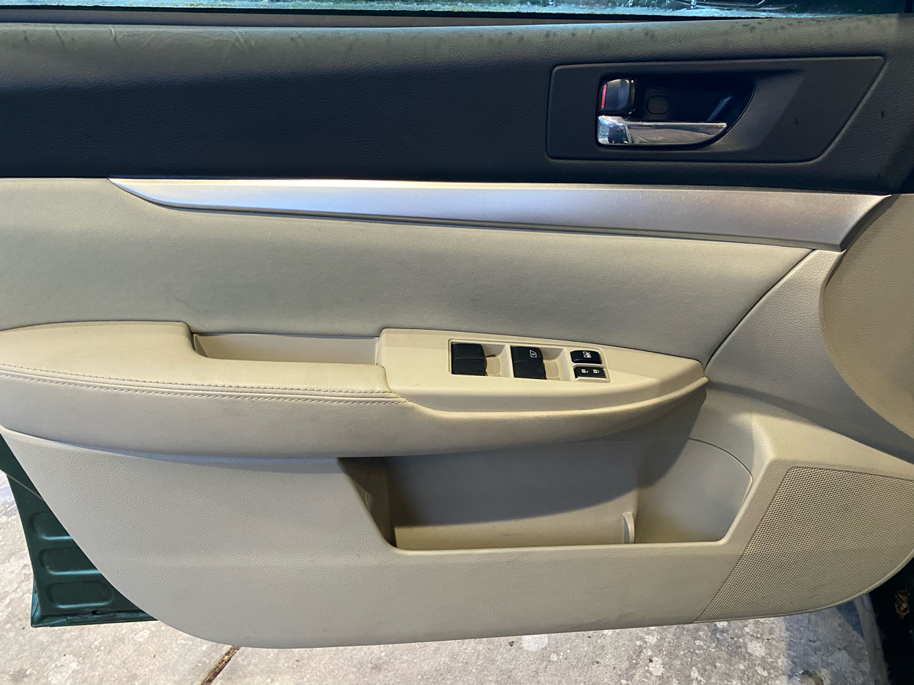 Subaru Outback 4dr Wgn H4 Auto 2.5i Prem 2011