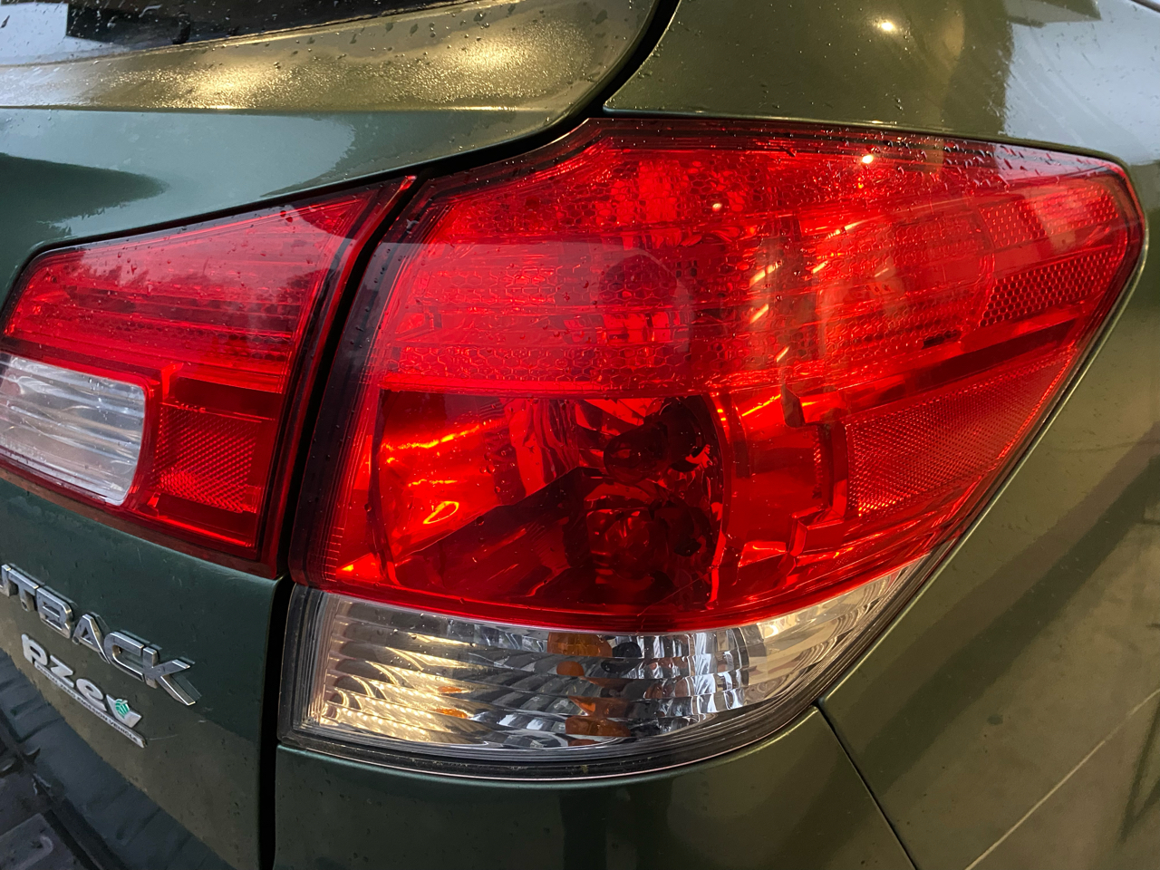 Subaru Outback 4dr Wgn H4 Auto 2.5i Prem 2011