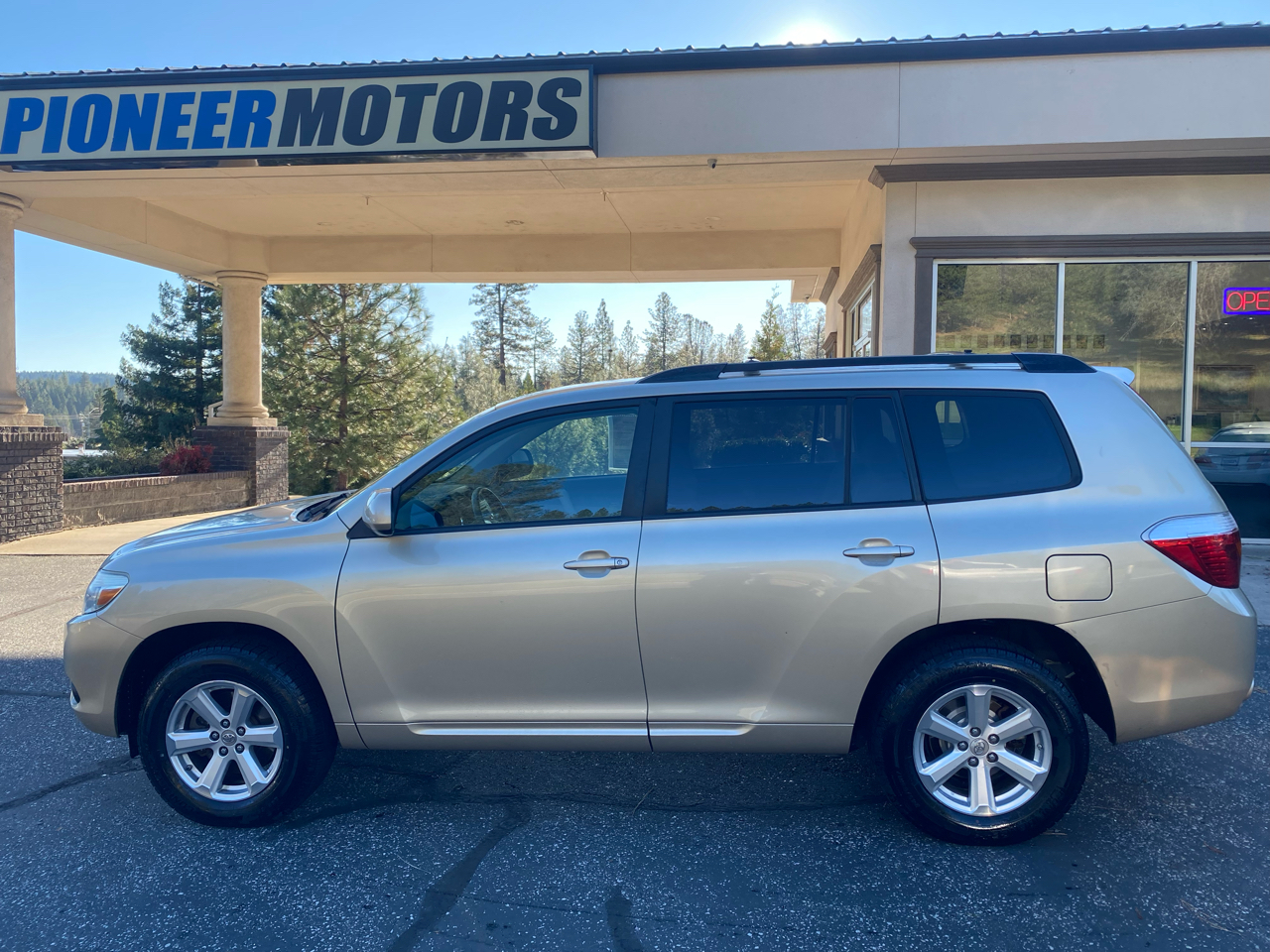 Toyota Highlander 4WD 4dr V6 w/3rd Row (Natl) 2010