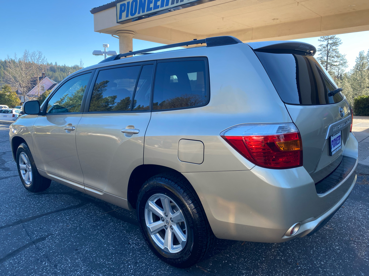 Toyota Highlander 4WD 4dr V6 w/3rd Row (Natl) 2010