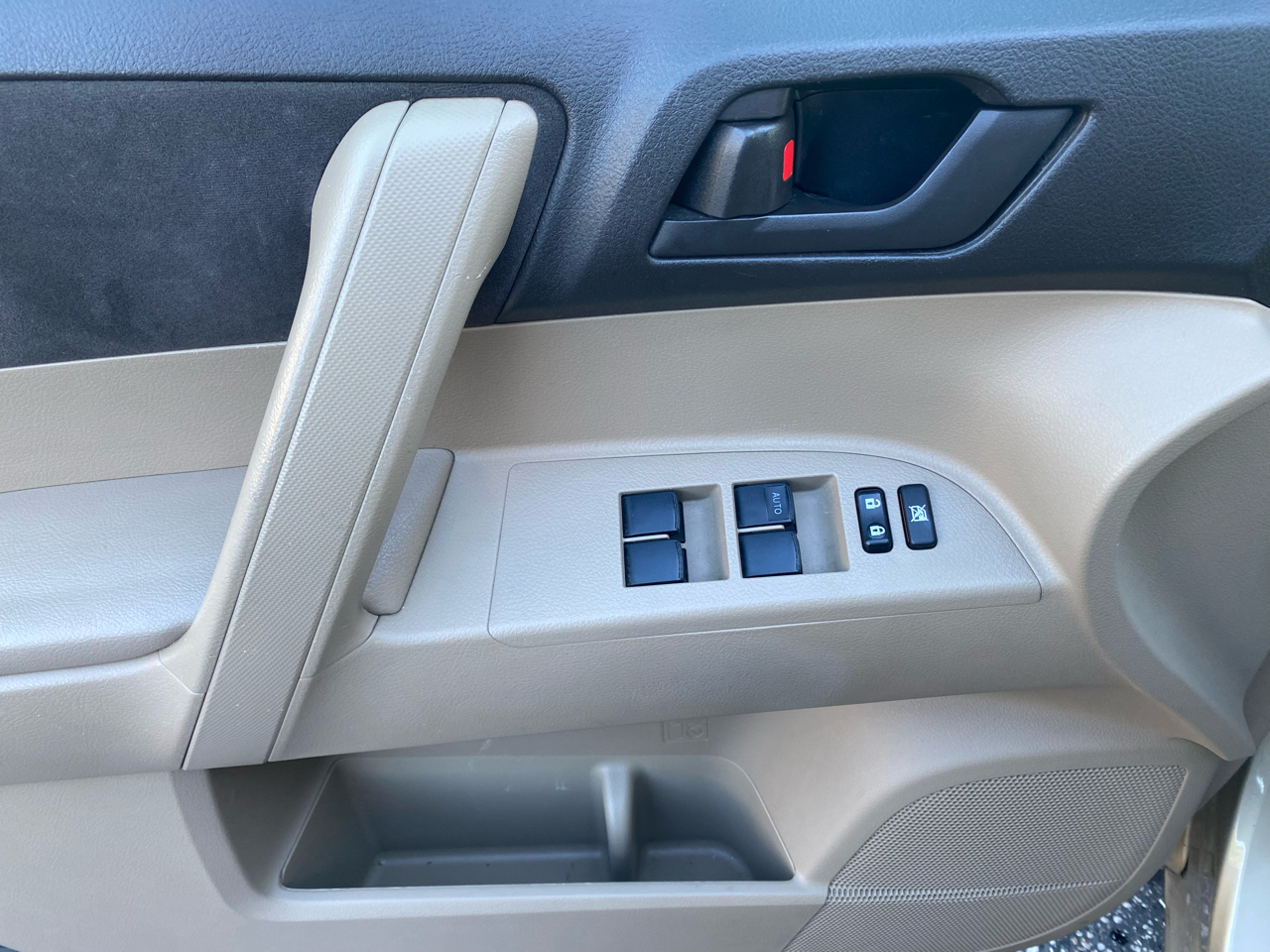 Toyota Highlander 4WD 4dr V6 w/3rd Row (Natl) 2010