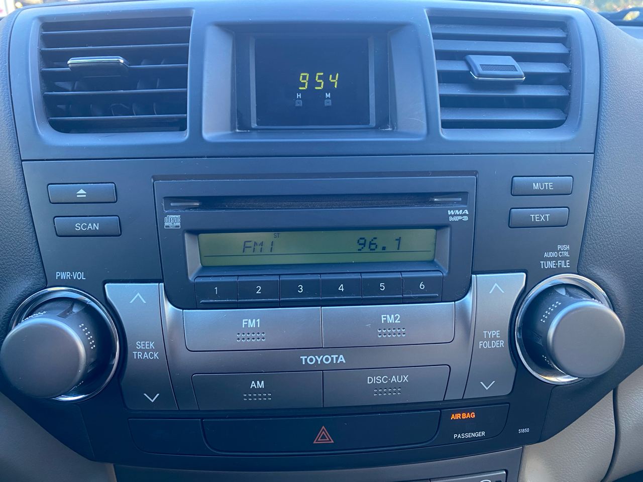 Toyota Highlander 4WD 4dr V6 w/3rd Row (Natl) 2010