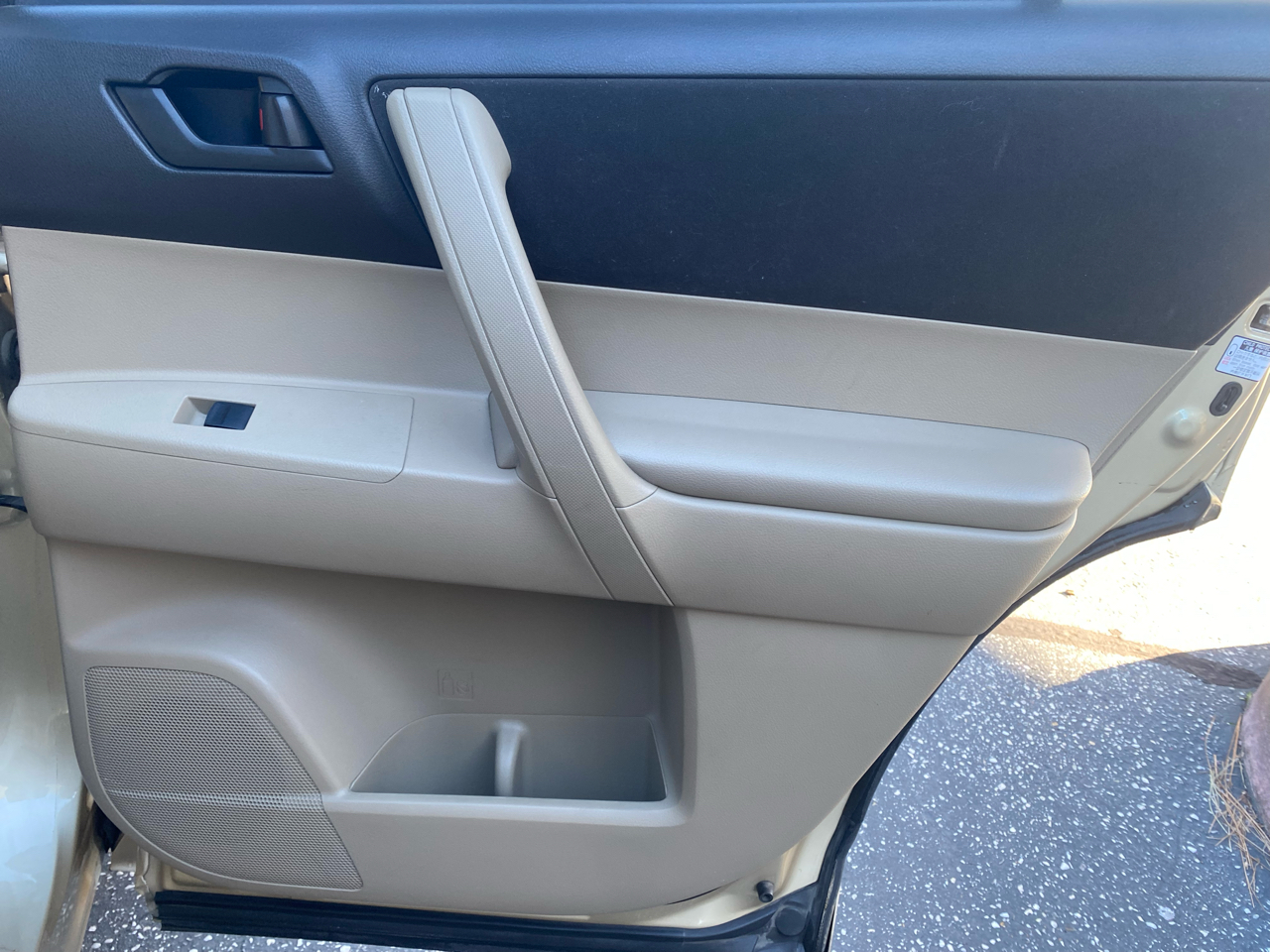 Toyota Highlander 4WD 4dr V6 w/3rd Row (Natl) 2010